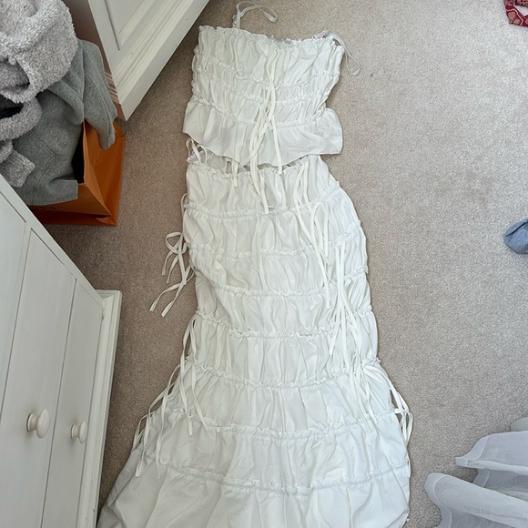 2 piece white set! - Picture 1 of 2